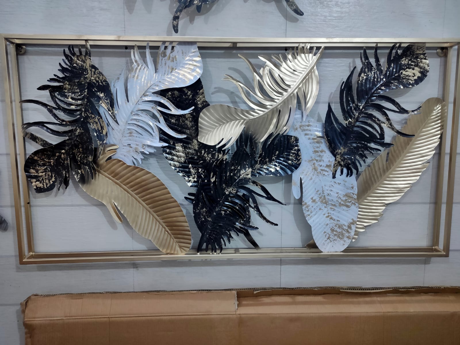 Metal Wall Art with Leaf Design
