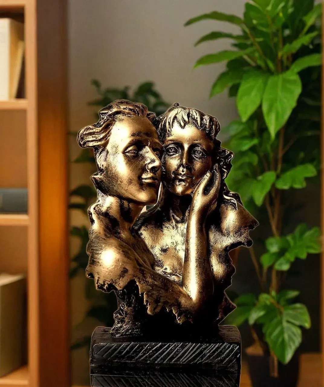 Rommantic Couple Face