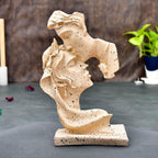 COUPLE STATUE