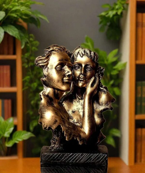 Rommantic Couple Face